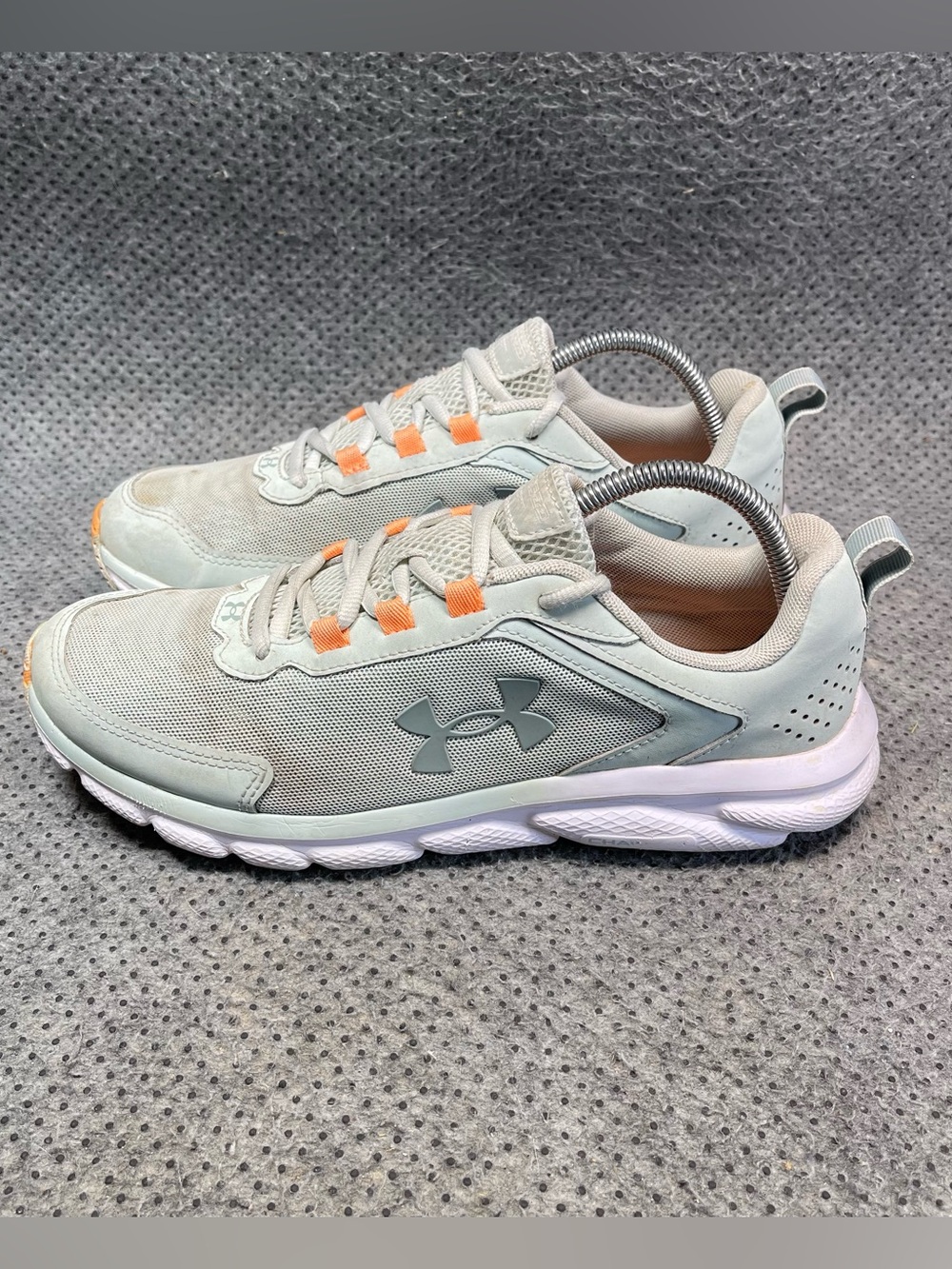 Under Armour Charged Assert Running Shoes Size 11 Women’s
